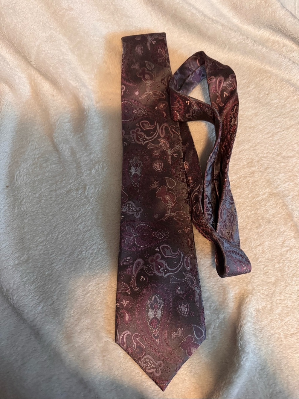 Men's Paisley Silk Tie in Deep Plum Geoffrey Beene.